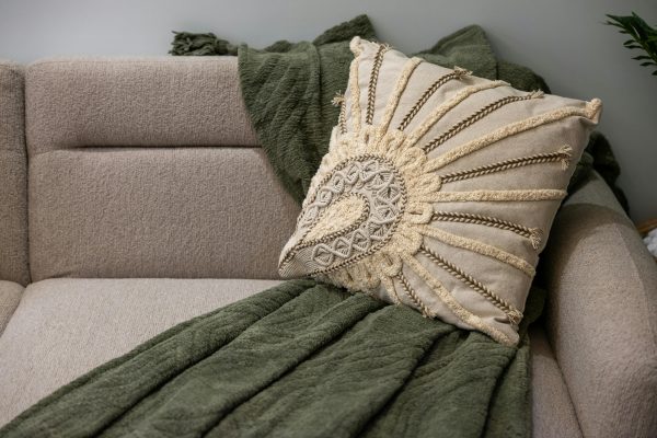 Transform Your Space with the Perfect Throw Pillows