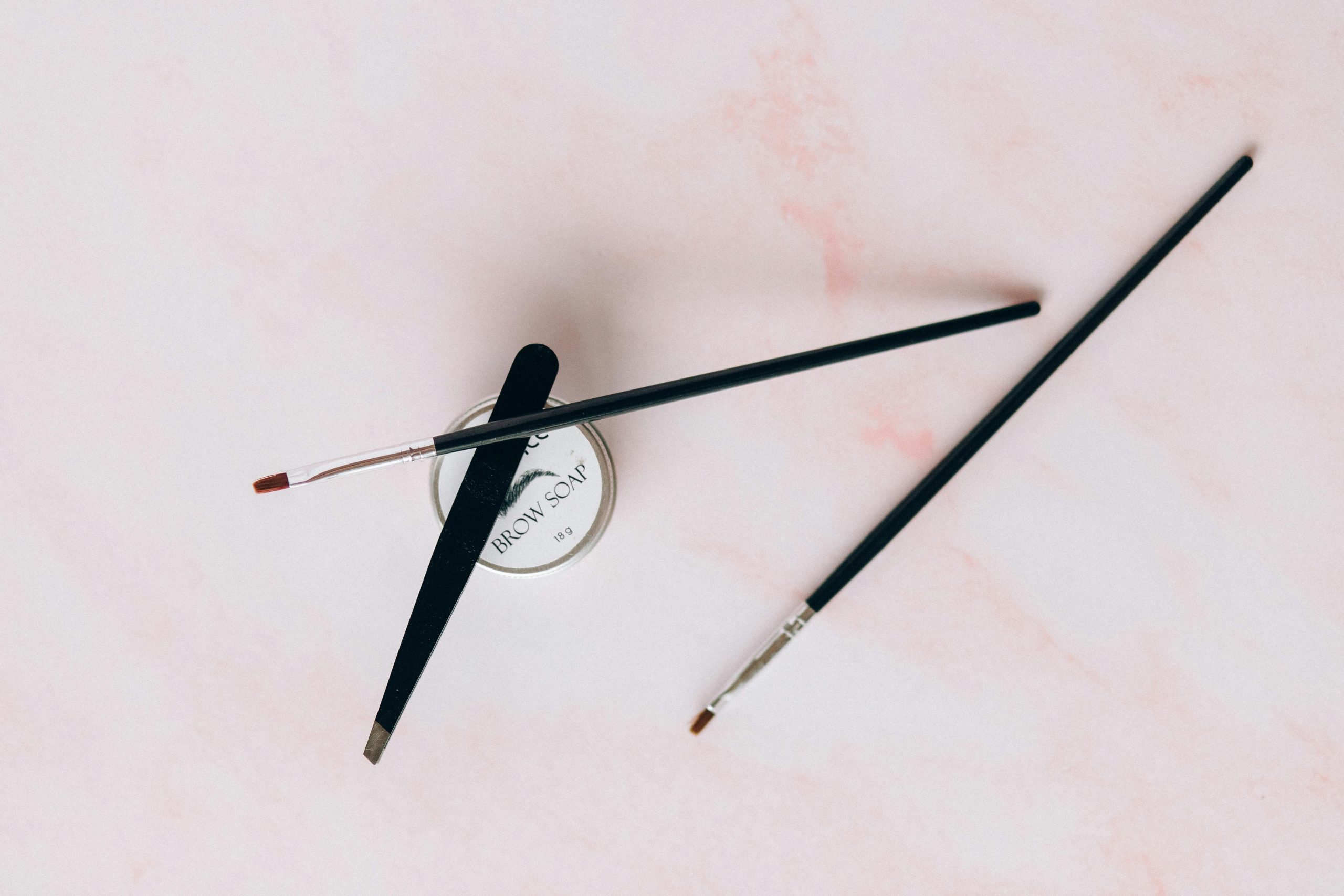 The Ultimate Guide to Cleaning Your Makeup Brushes Like a Pro