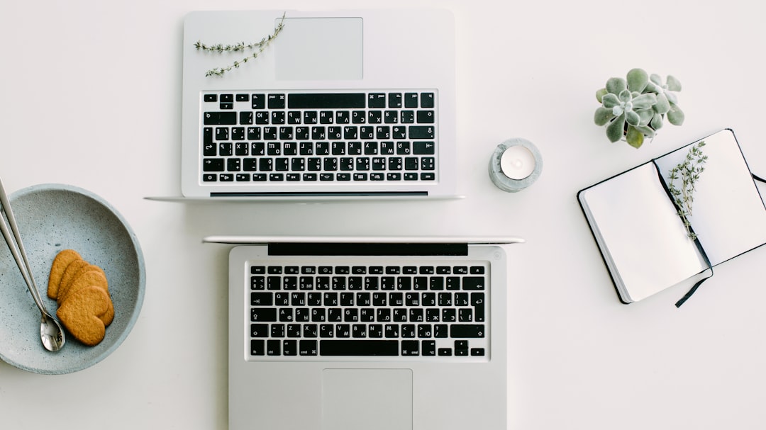 Mastering the Juggle Between Career and Online Education