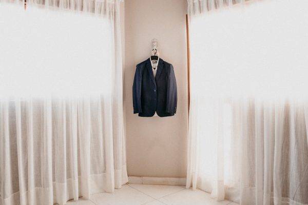 The Art of Crafting a Minimalist Wardrobe