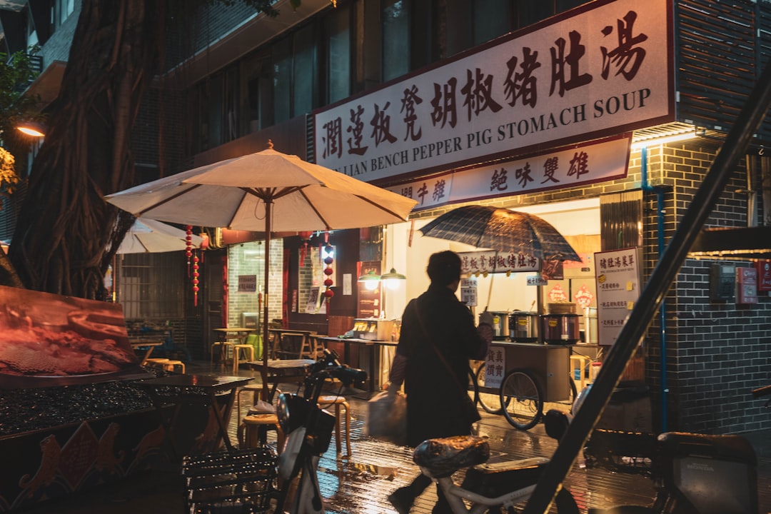 Exploring Global Flavors Through Authentic Local Food Reviews