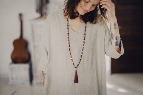 Simplify Your Style with a Capsule Wardrobe for Effortless Mornings